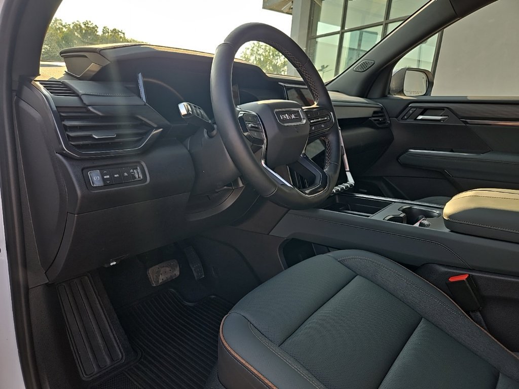 Used 2026 GMC Acadia AT4 w/ Luxury Package AWD/4WD image 42