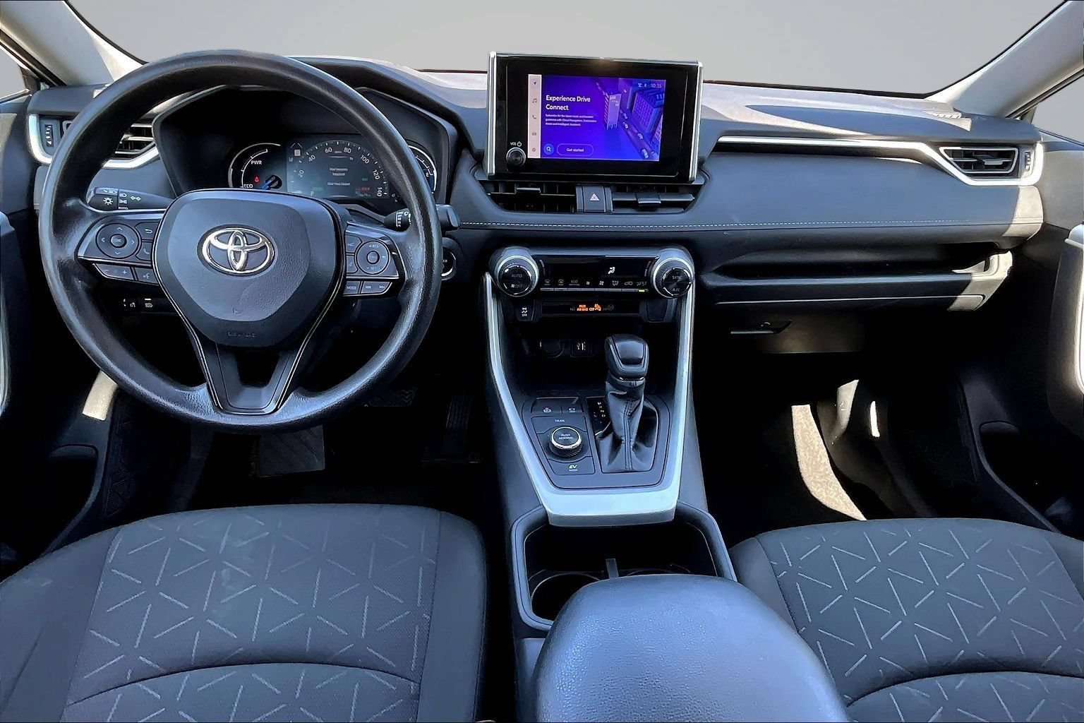 Used 2023 Toyota RAV4 XLE AWD/4WD image 8