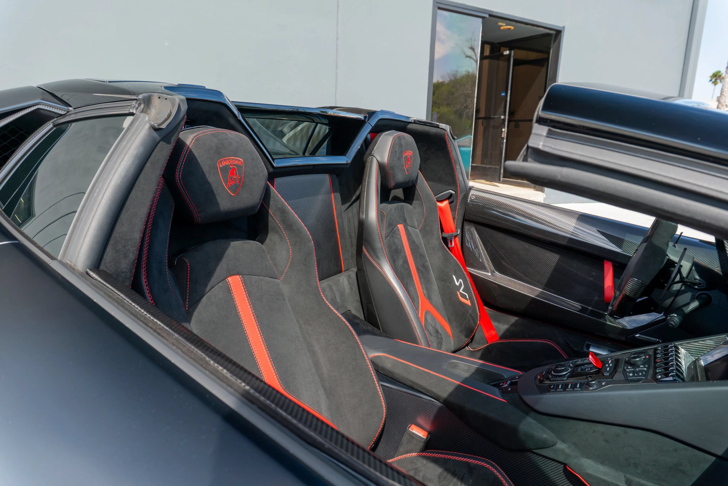 Used 2020 Lamborghini Aventador SVJ AWD/4WD image 64