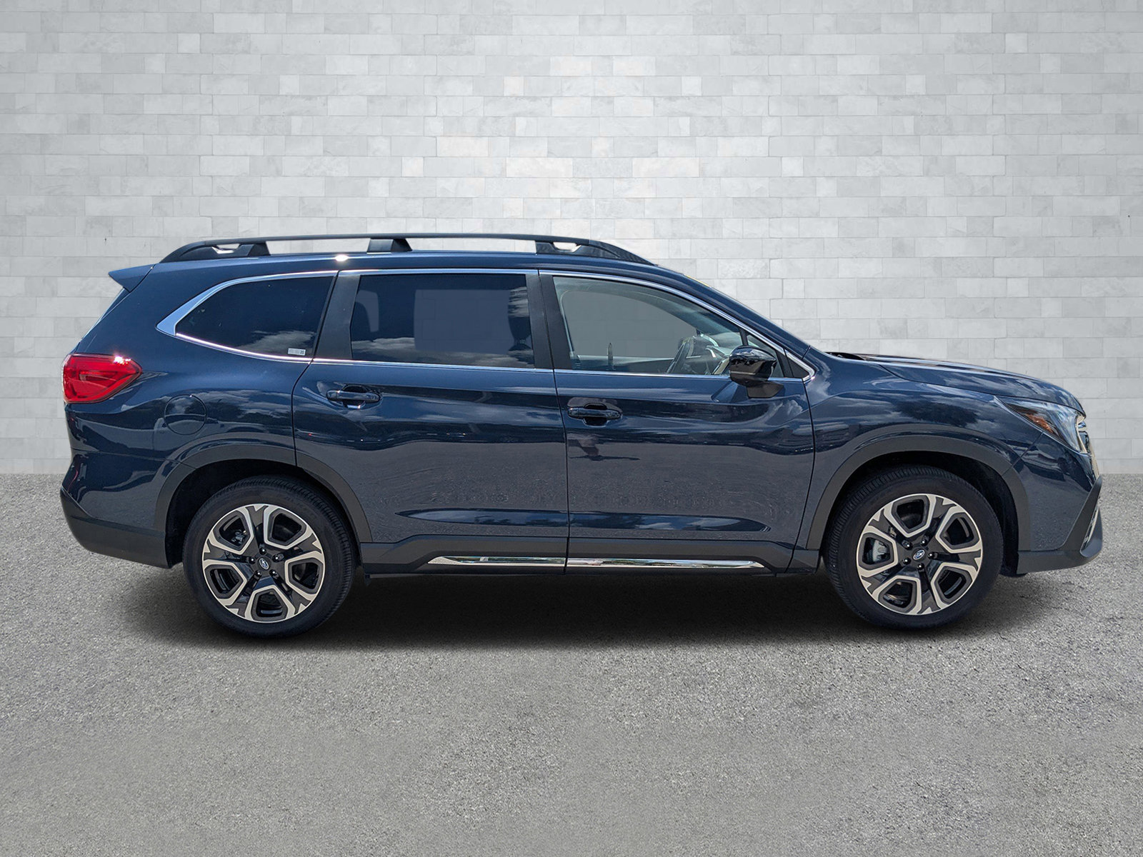 Certified 2025 Subaru Ascent Limited image 4