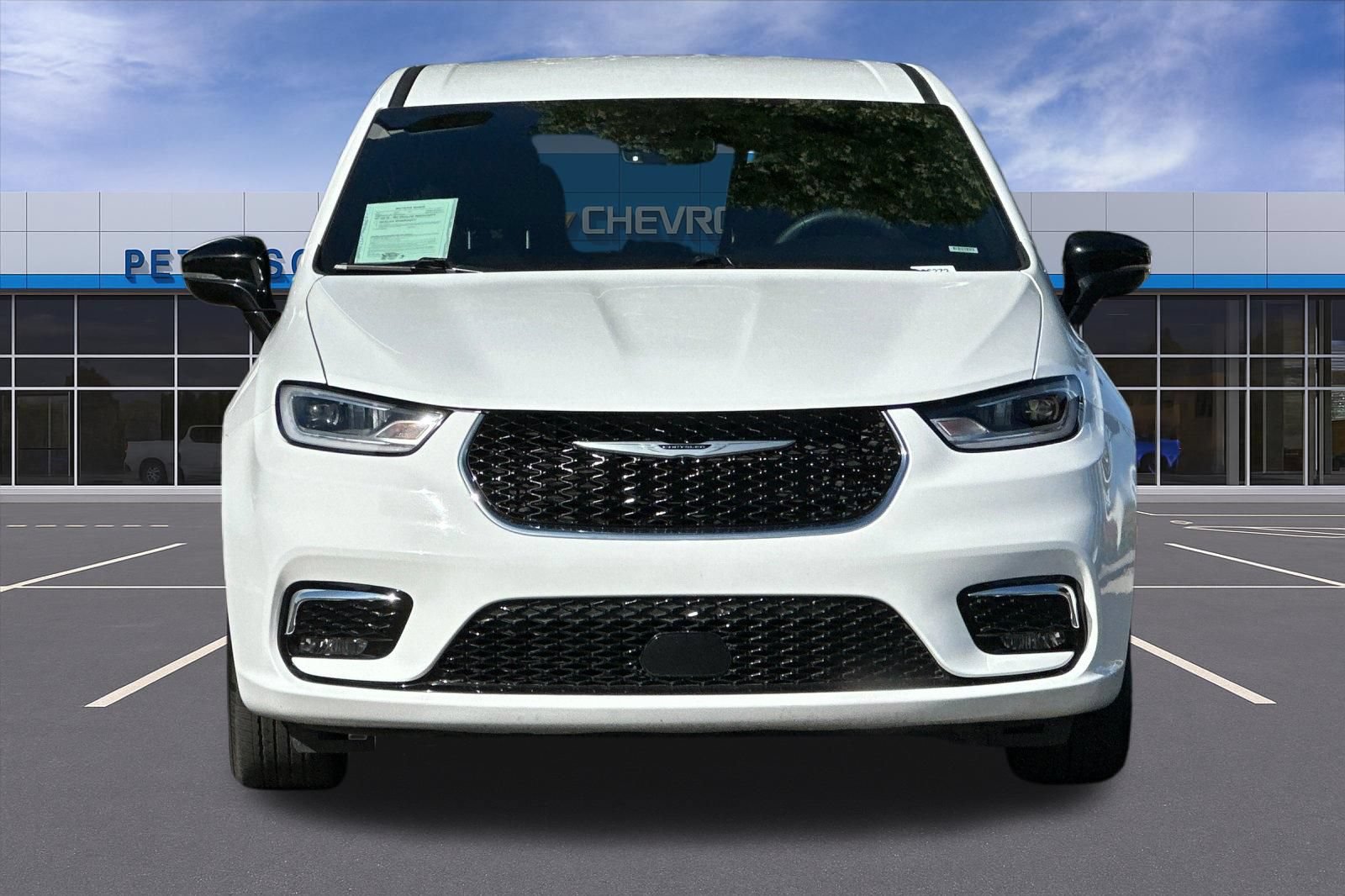 Used 2025 Chrysler Pacifica Select FWD image 9