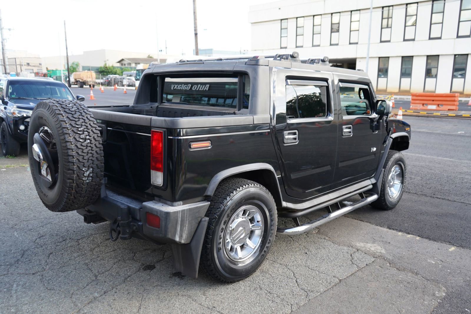 Used 2005 HUMMER H2 SUT w/ Preferred Equipment Group AWD/4WD image 26