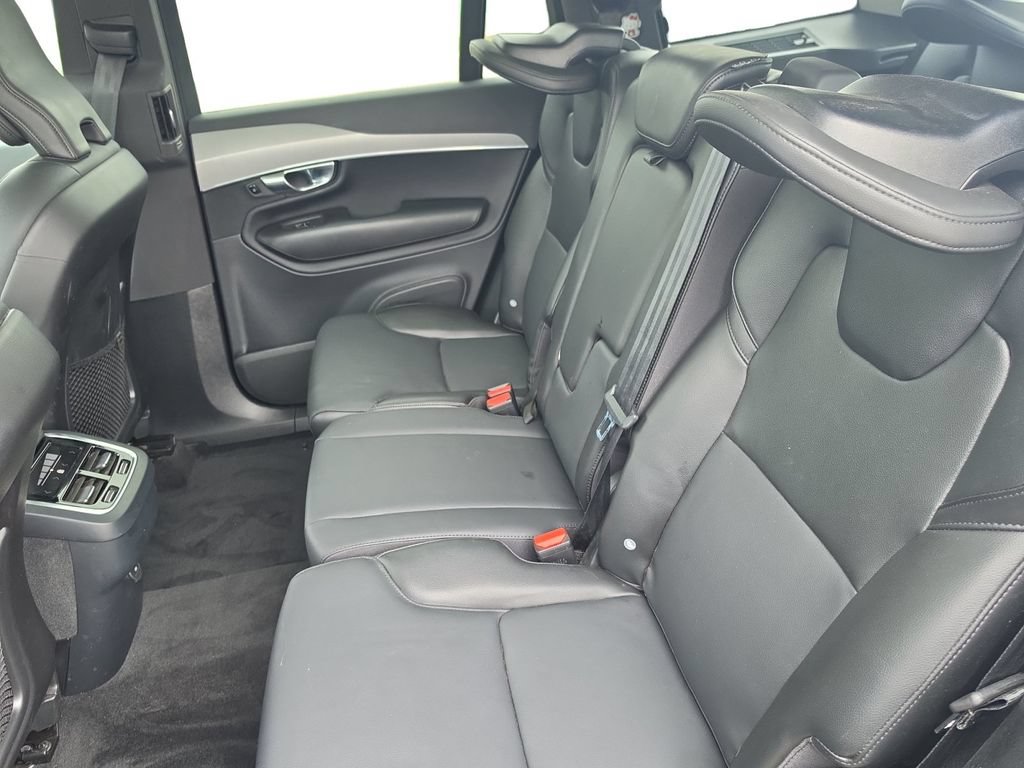 Used 2023 Volvo XC90 B5 Core AWD/4WD image 16