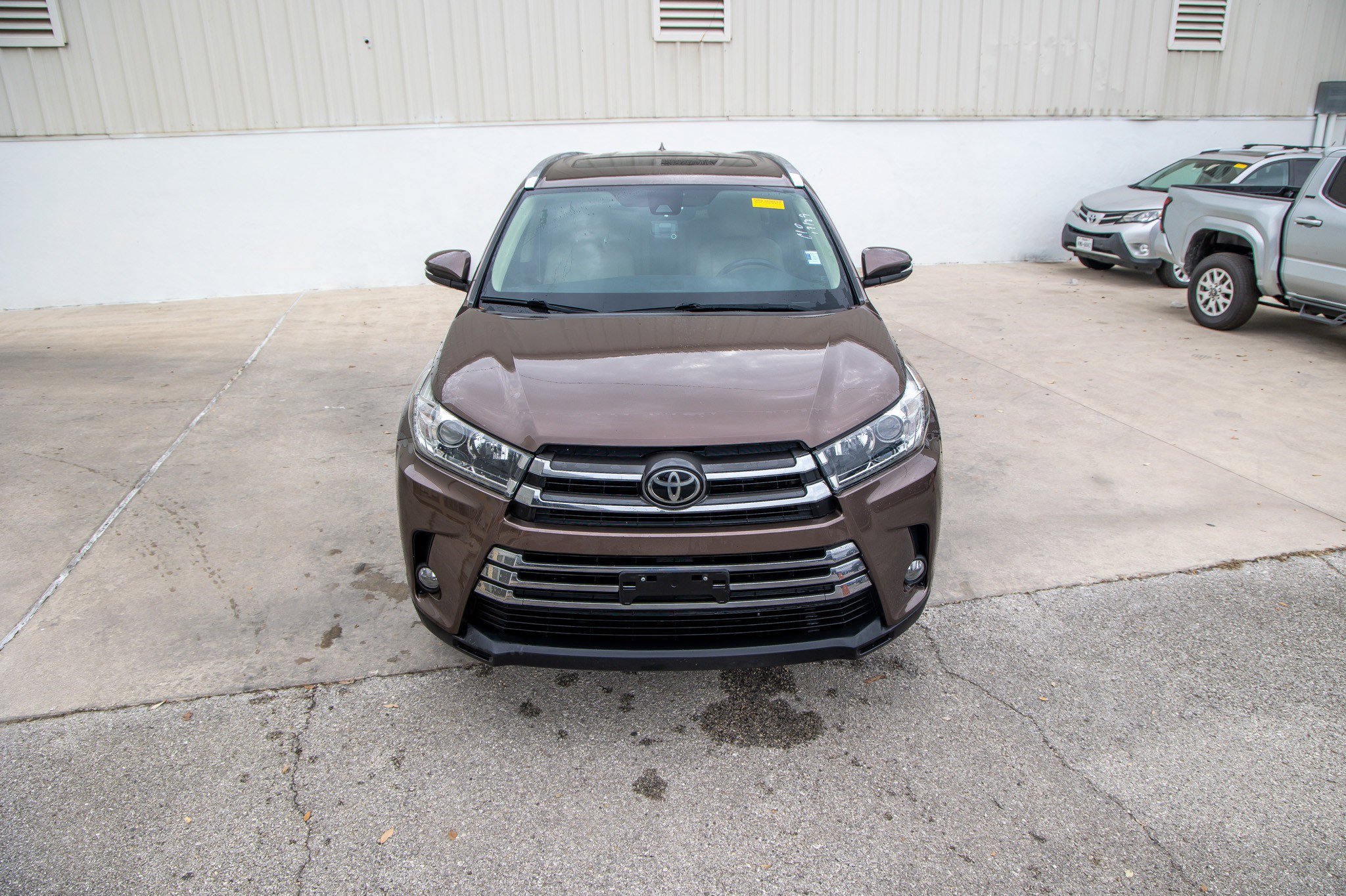 Used 2018 Toyota Highlander Limited Platinum image 4
