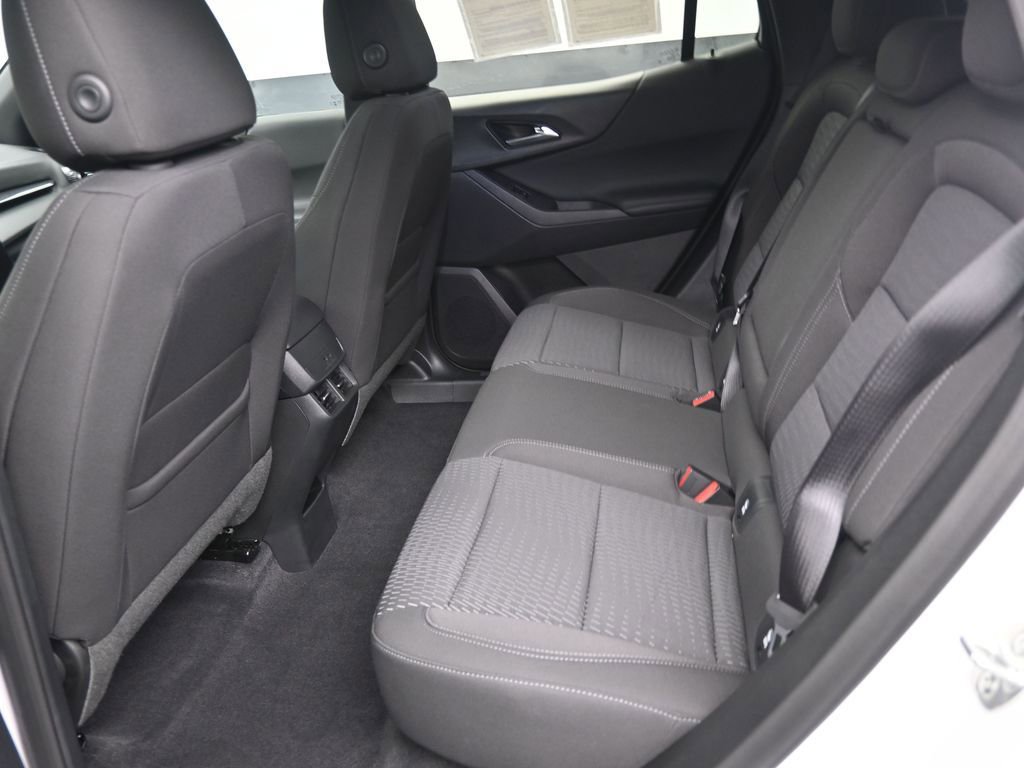 Used 2026 Chevrolet Equinox LT w/ Safety and Technology Package image 11