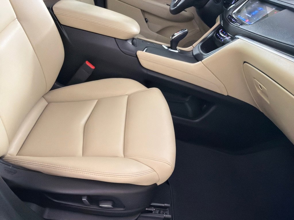 Used 2017 Cadillac XT5 FWD image 24