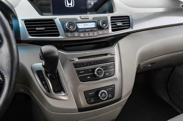 Used 2015 Honda Odyssey LX image 21