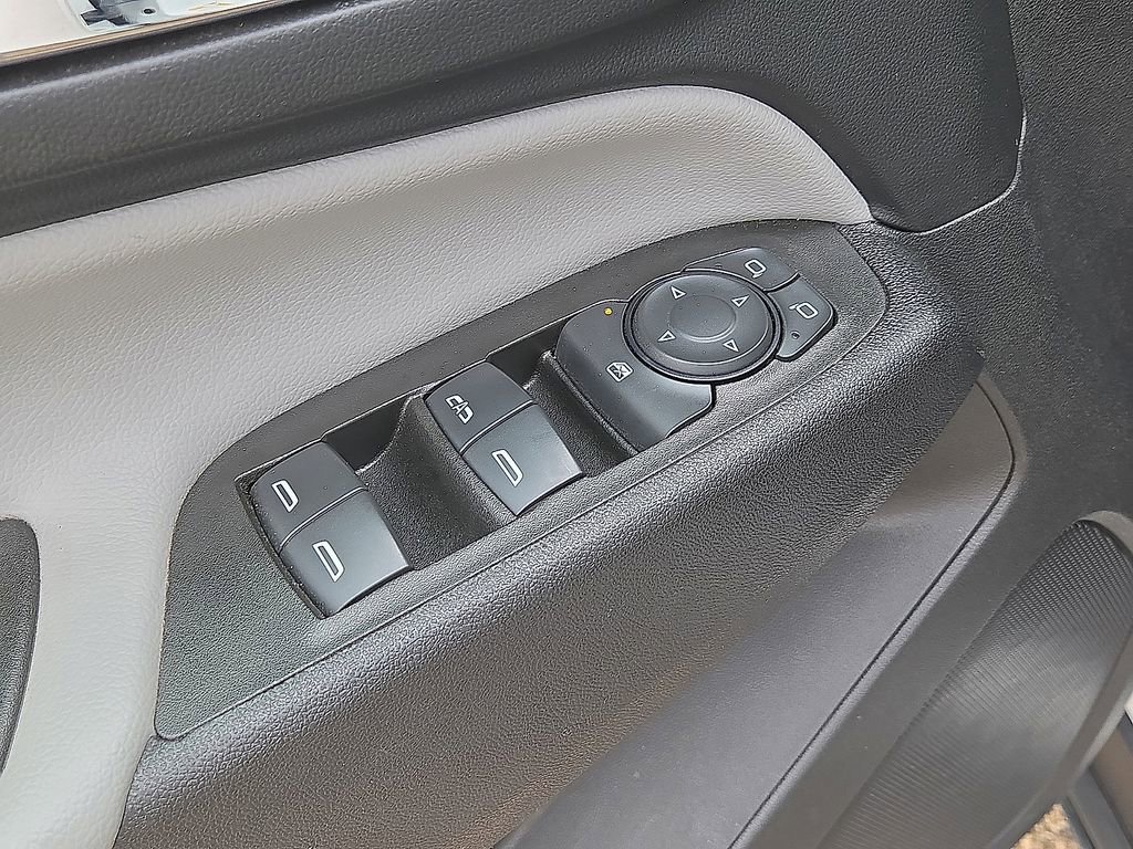 Used 2024 Chevrolet Equinox LS image 23