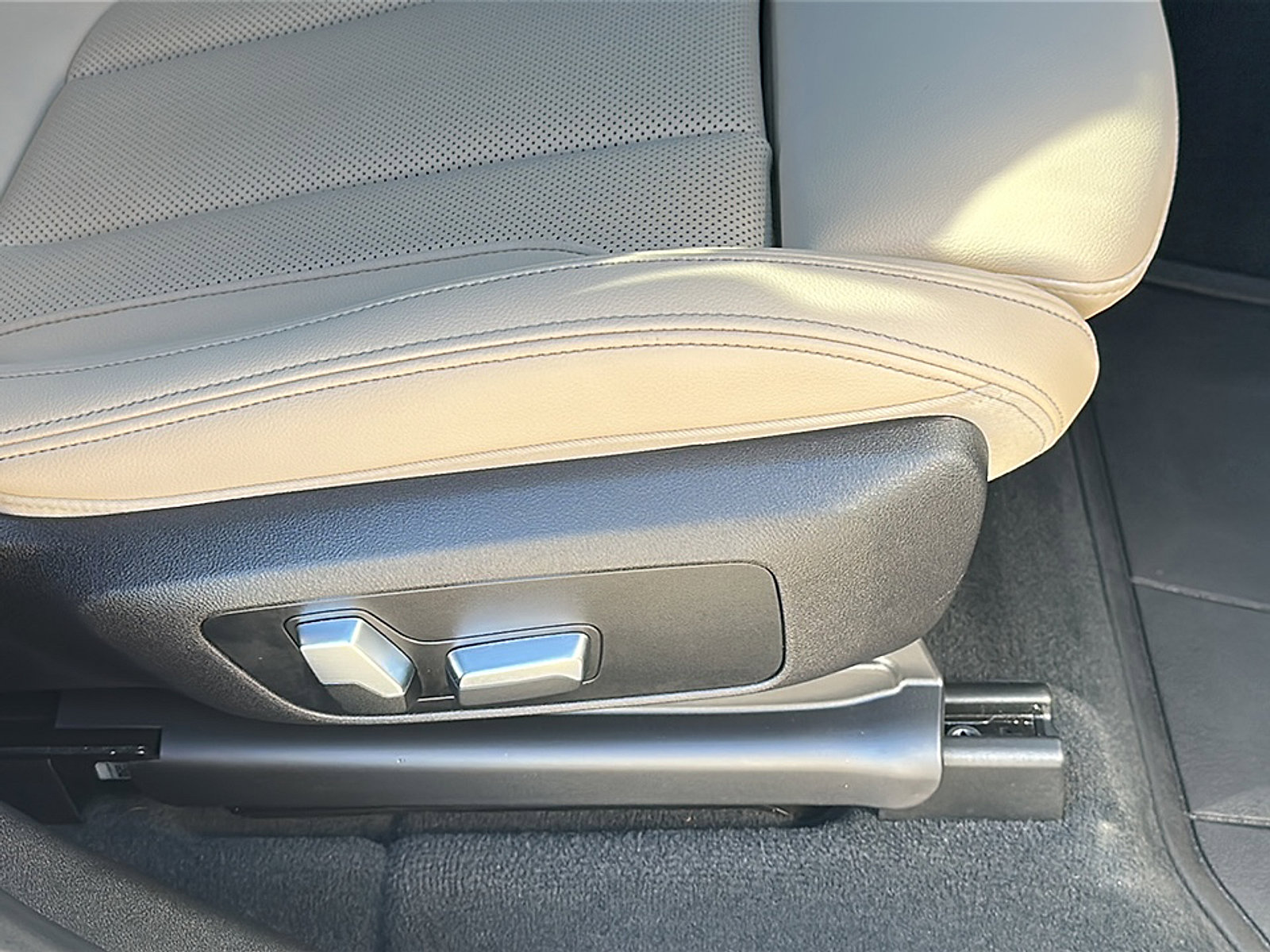 Certified 2023 BMW X3 sDrive30i w/ Premium Package image 25