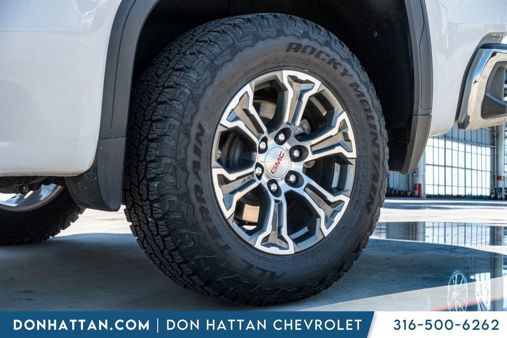 Used 2025 GMC Sierra 1500 SLT AWD/4WD image 40