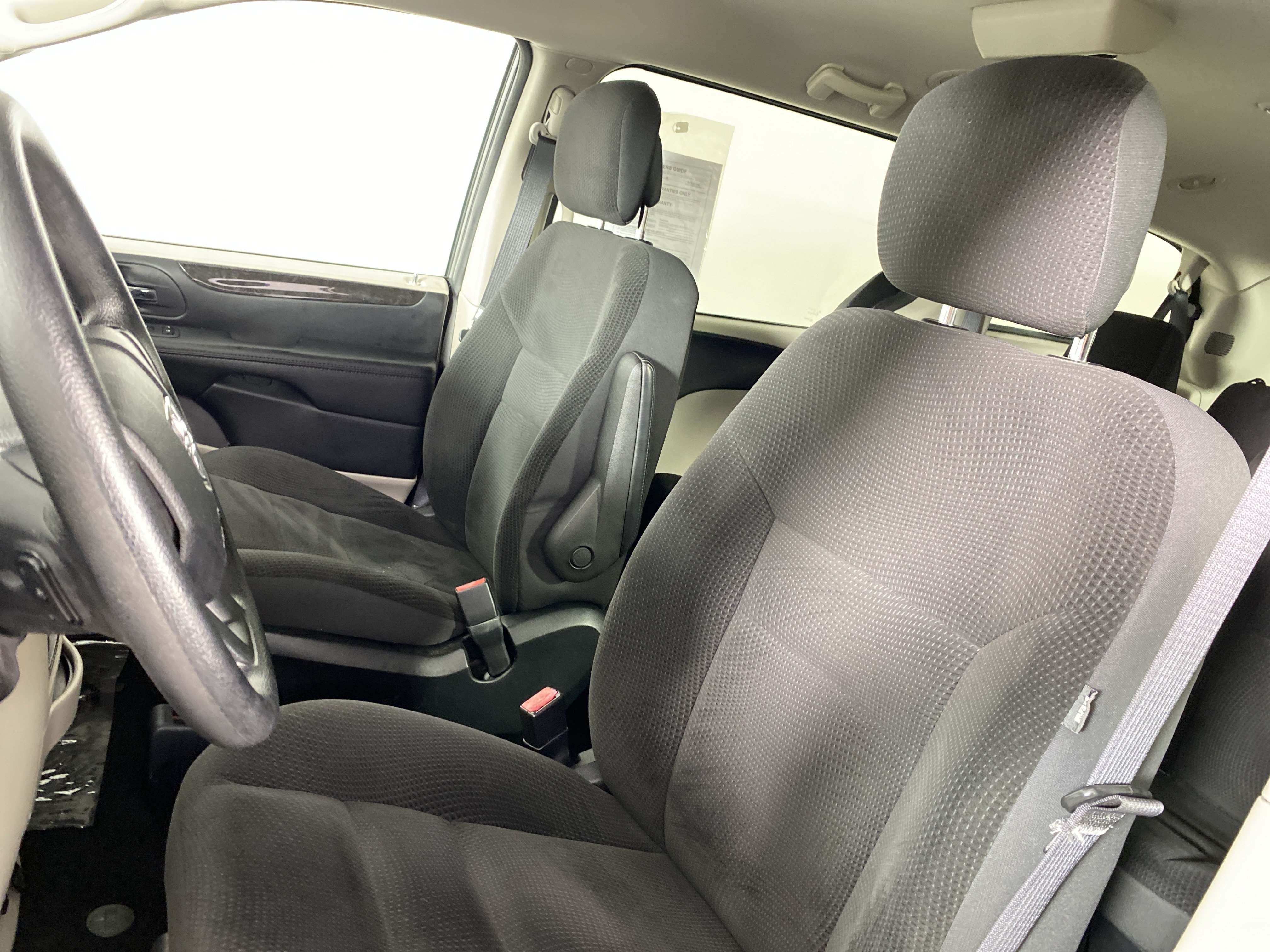 Used 2018 Dodge Grand Caravan SE w/ UConnect Hands-Free Group FWD image 15