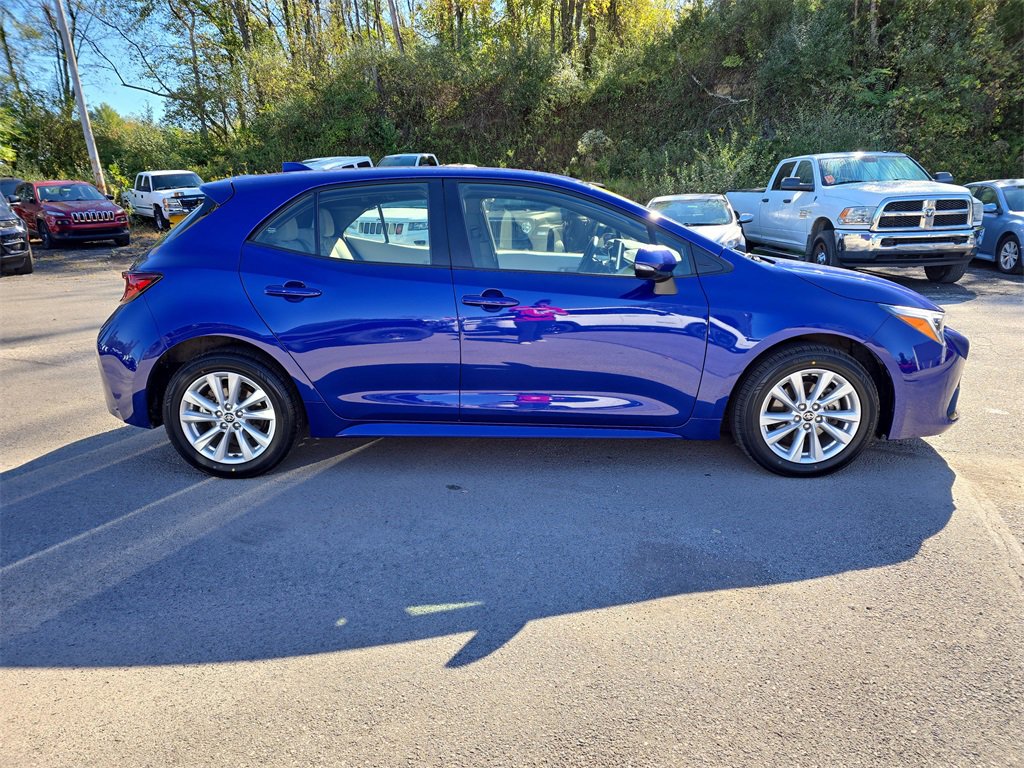 Used 2024 Toyota Corolla SE image 3