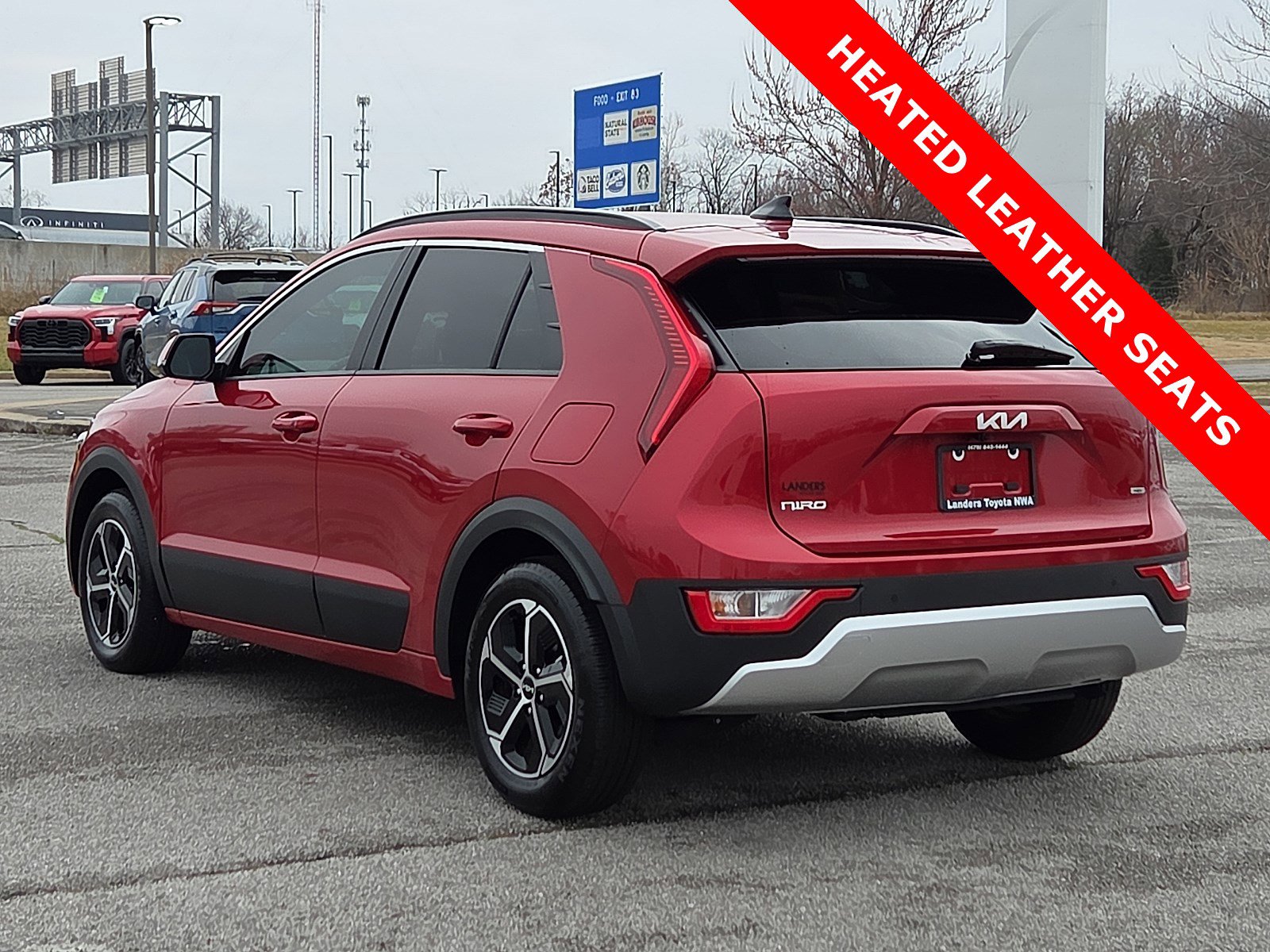 Used 2025 Kia Niro EX image 4