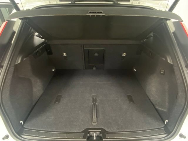 Used 2026 Volvo XC40 B5 Plus AWD/4WD image 8