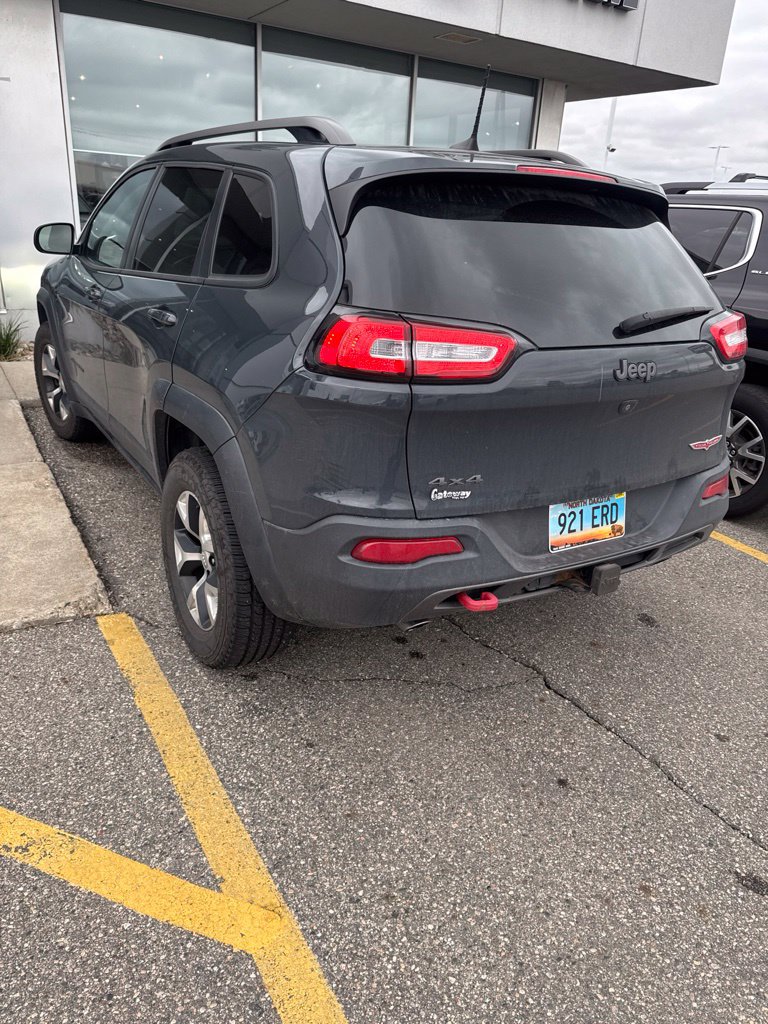 Used 2016 Jeep Cherokee Trailhawk w/ Cold Weather Group AWD/4WD image 3