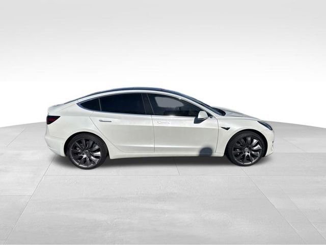 Used 2018 Tesla Model 3 Long Range RWD image 2