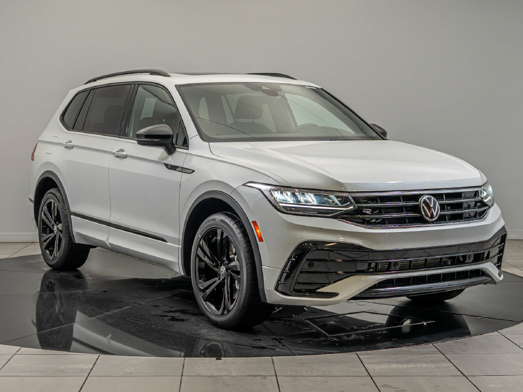 Used 2023 Volkswagen Tiguan SE R-Line FWD image 3