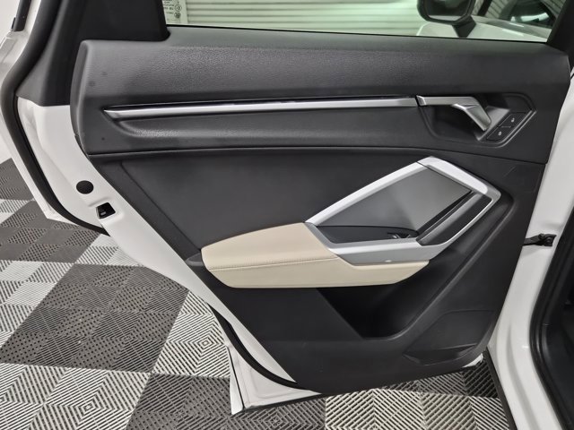 Used 2019 Audi Q3 2.0T Premium image 18