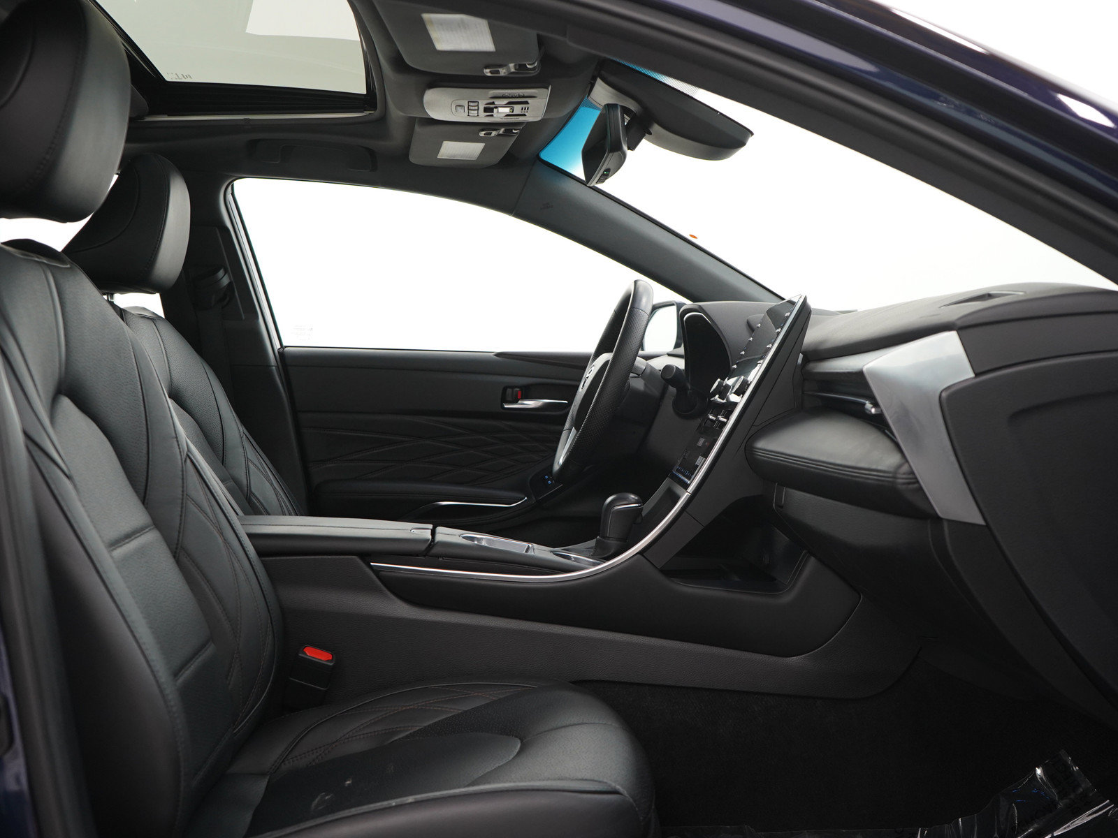 Used 2022 Toyota Avalon Limited FWD image 11