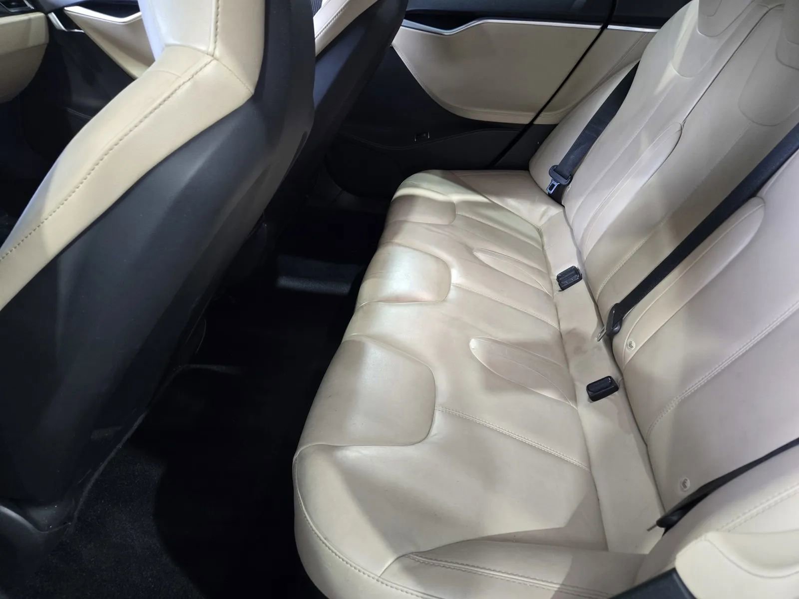 Used 2015 Tesla Model S 85 RWD image 12