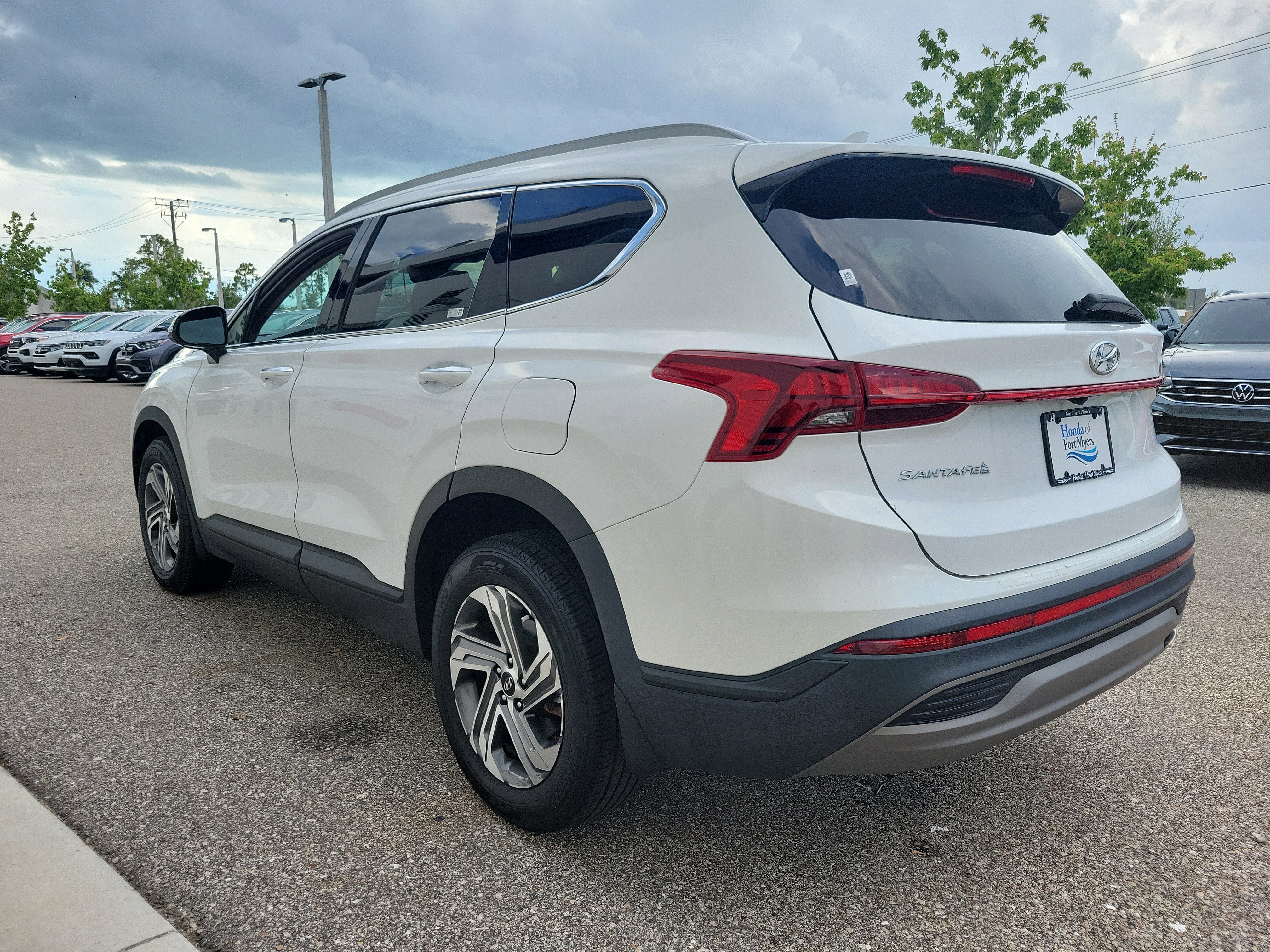 Used 2023 Hyundai Santa Fe SEL FWD image 4