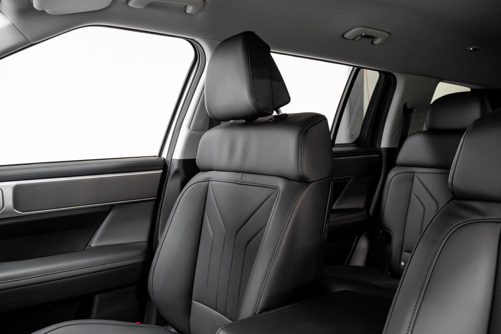 Used 2025 Hyundai Santa Fe SEL image 11