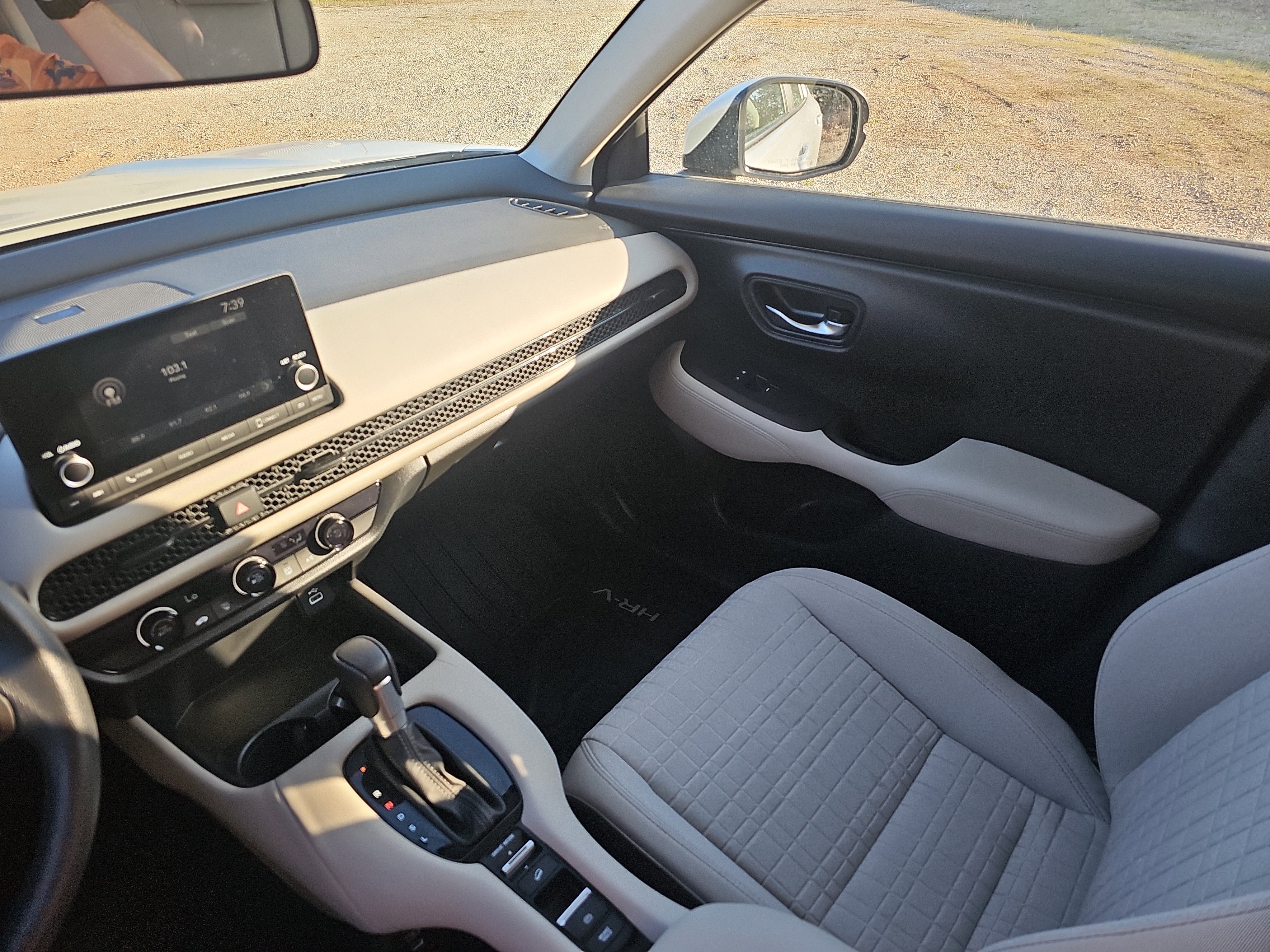 Used 2025 Honda HR-V LX image 25