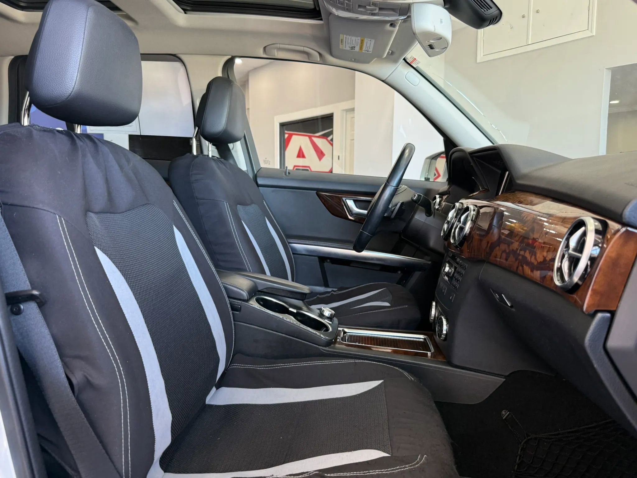 Used 2013 Mercedes-Benz GLK 350 4MATIC image 22