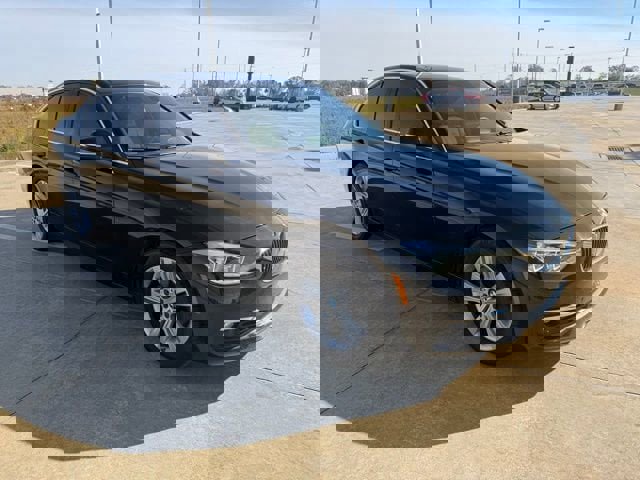 Used 2017 BMW 330i xDrive Sedan image 7