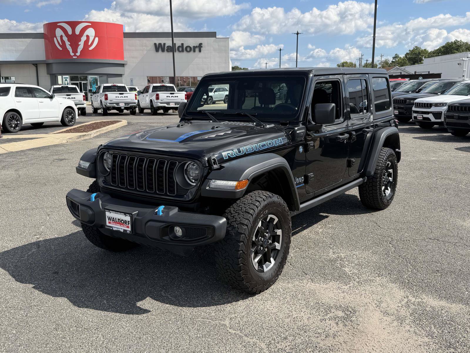 Used 2024 Jeep Wrangler Unlimited Rubicon 4xe AWD/4WD image 6