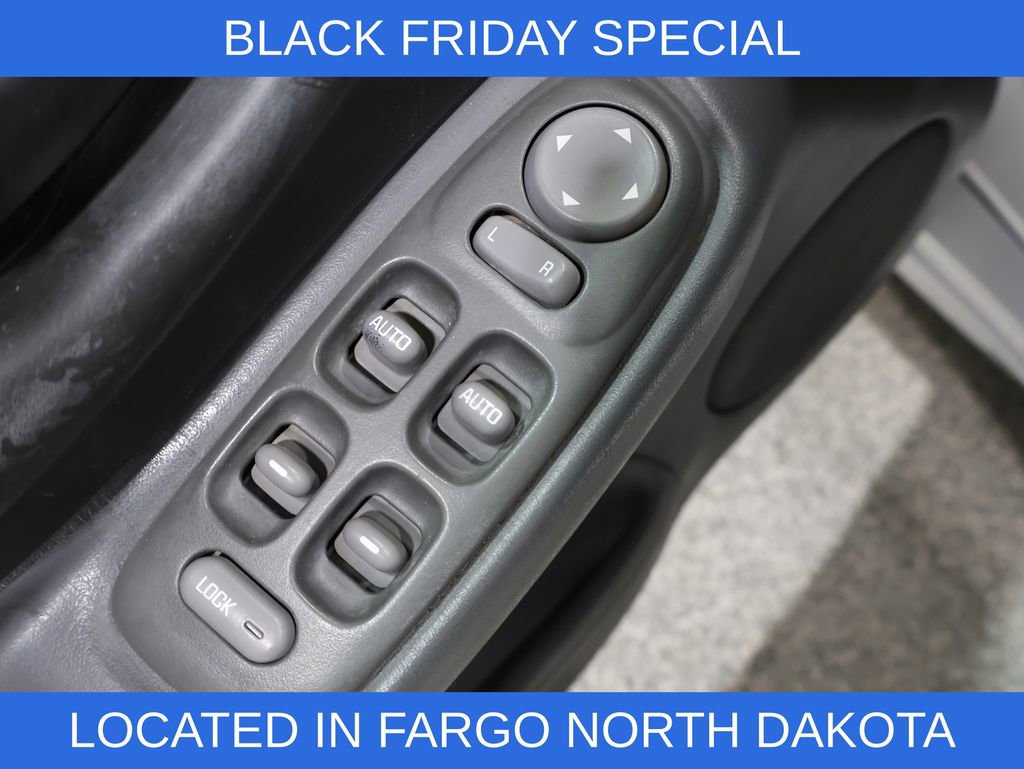 Used 2003 Pontiac Bonneville SE w/ Leather Appointment Package FWD image 15