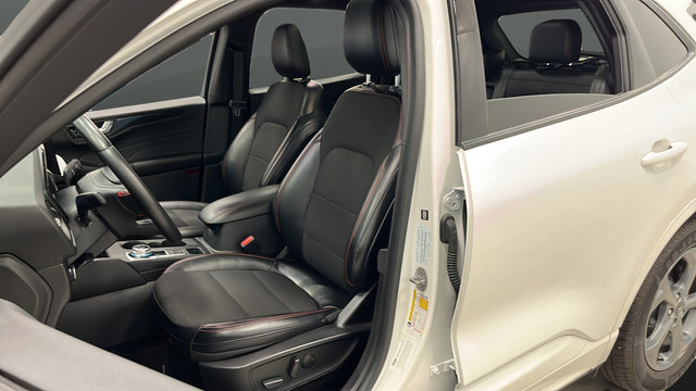 Used 2024 Ford Escape ST-Line w/ Tech Pack #1 AWD/4WD image 9