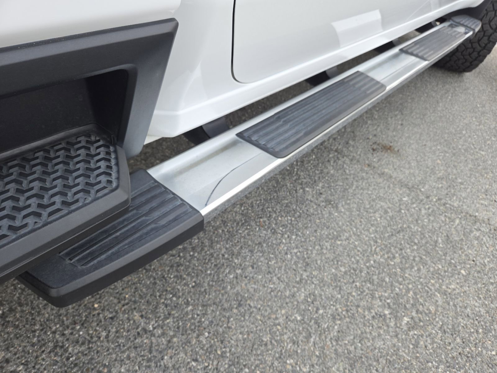 Used 2025 GMC Sierra 2500 SLE w/ SLE Value Package; image 25