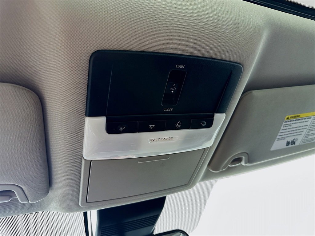 Used 2020 Nissan Altima 2.5 SR w/ Premium Package image 32