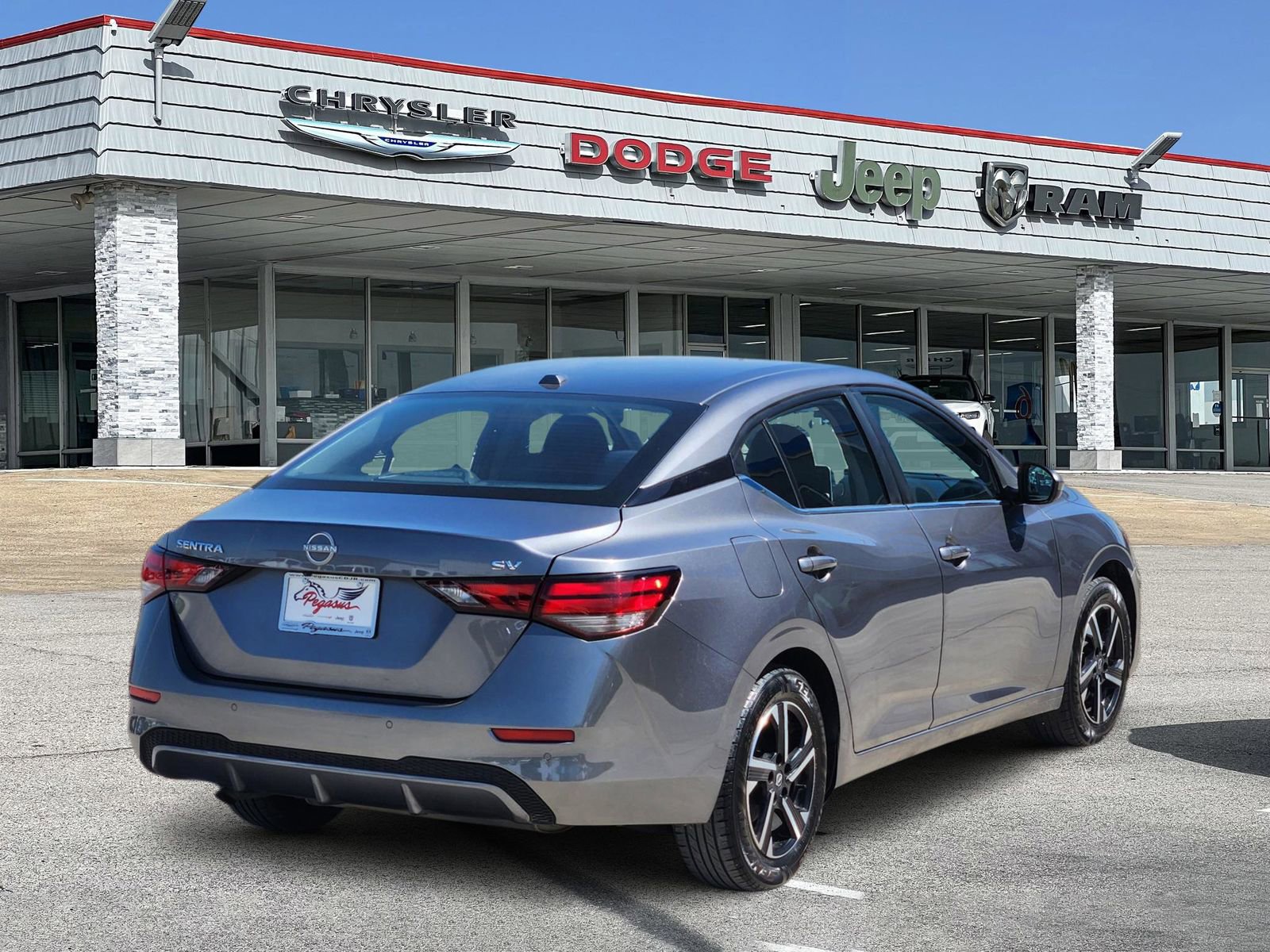 Used 2024 Nissan Sentra SV image 4