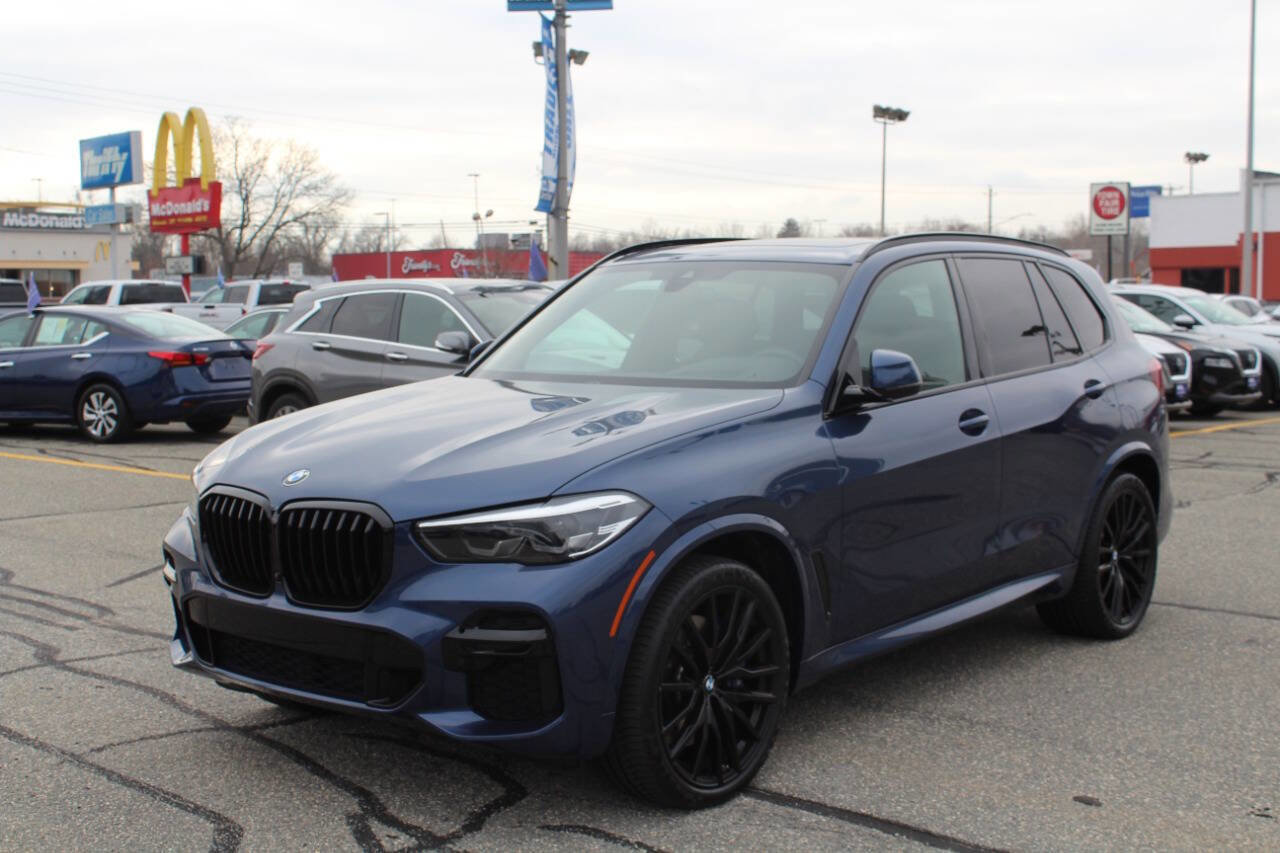Used 2023 BMW X5 M50i w/ Climate Comfort Package image 3