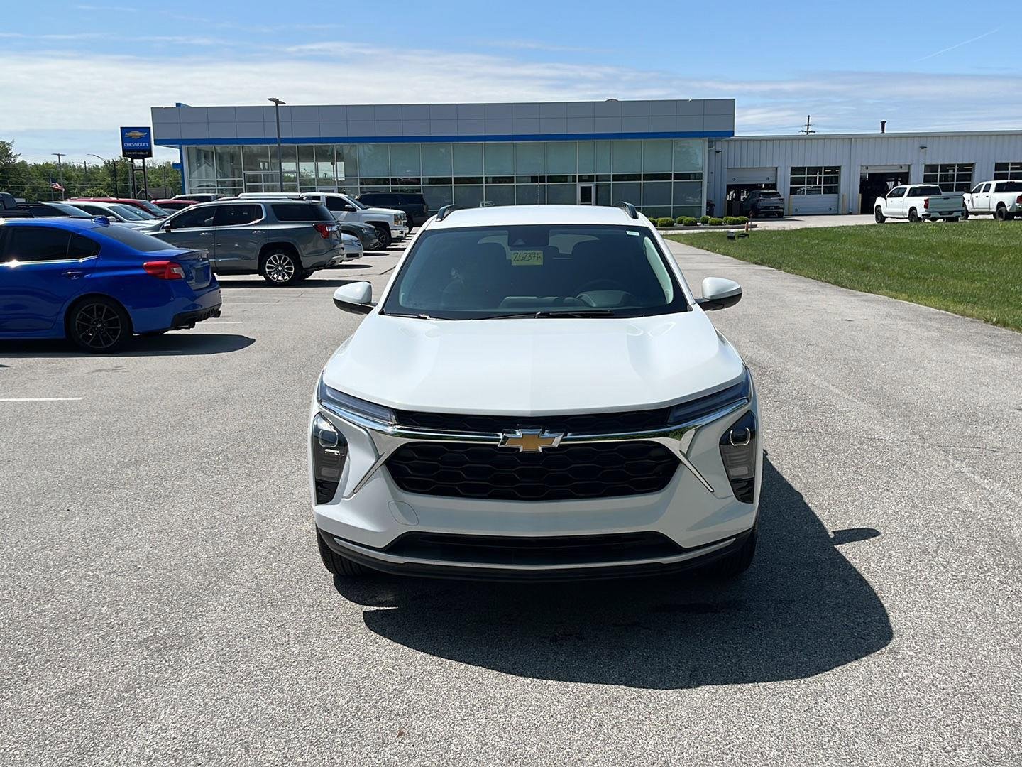Used 2025 Chevrolet Trax LT w/ Driver Confidence Package FWD image 9