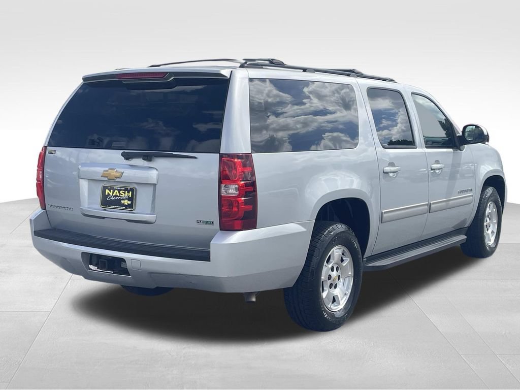 Used 2012 Chevrolet Suburban LS RWD image 3