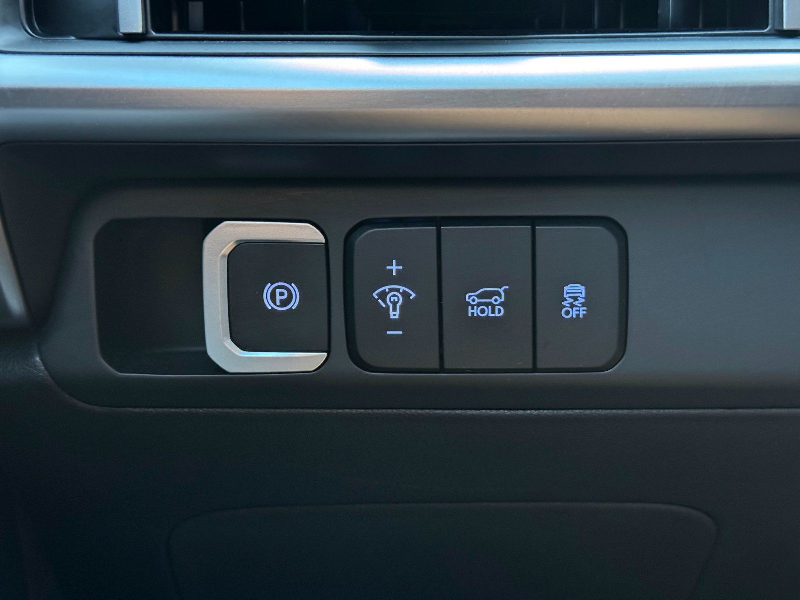 Used 2024 Hyundai Santa Fe SEL FWD image 16