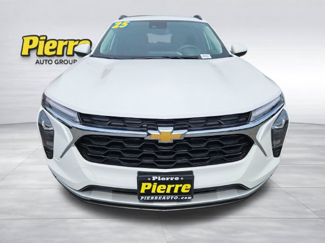 Used 2025 Chevrolet Trax LT FWD image 9