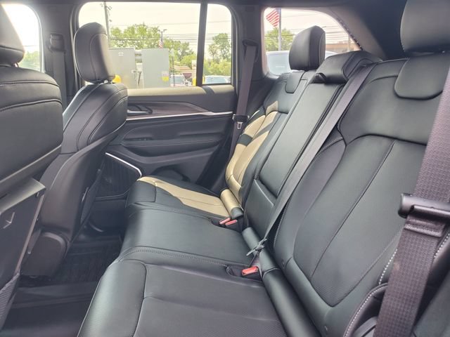 New 2026 Jeep Grand Cherokee Limited AWD/4WD image 15