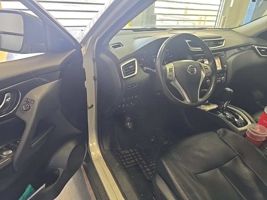 Used 2016 Nissan Rogue SL w/ SL Premium Package AWD/4WD image 6