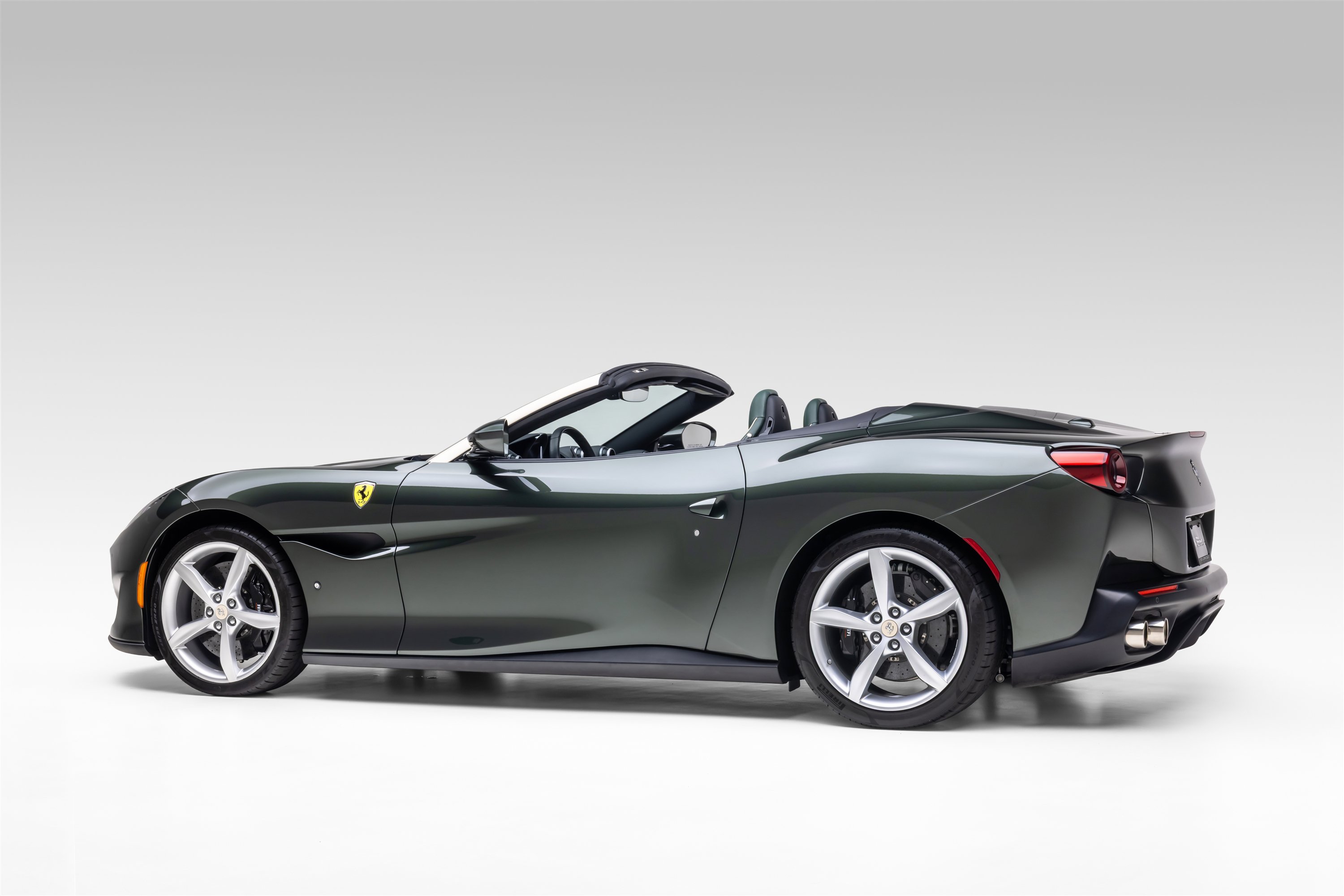 Certified 2019 Ferrari Portofino RWD image 6