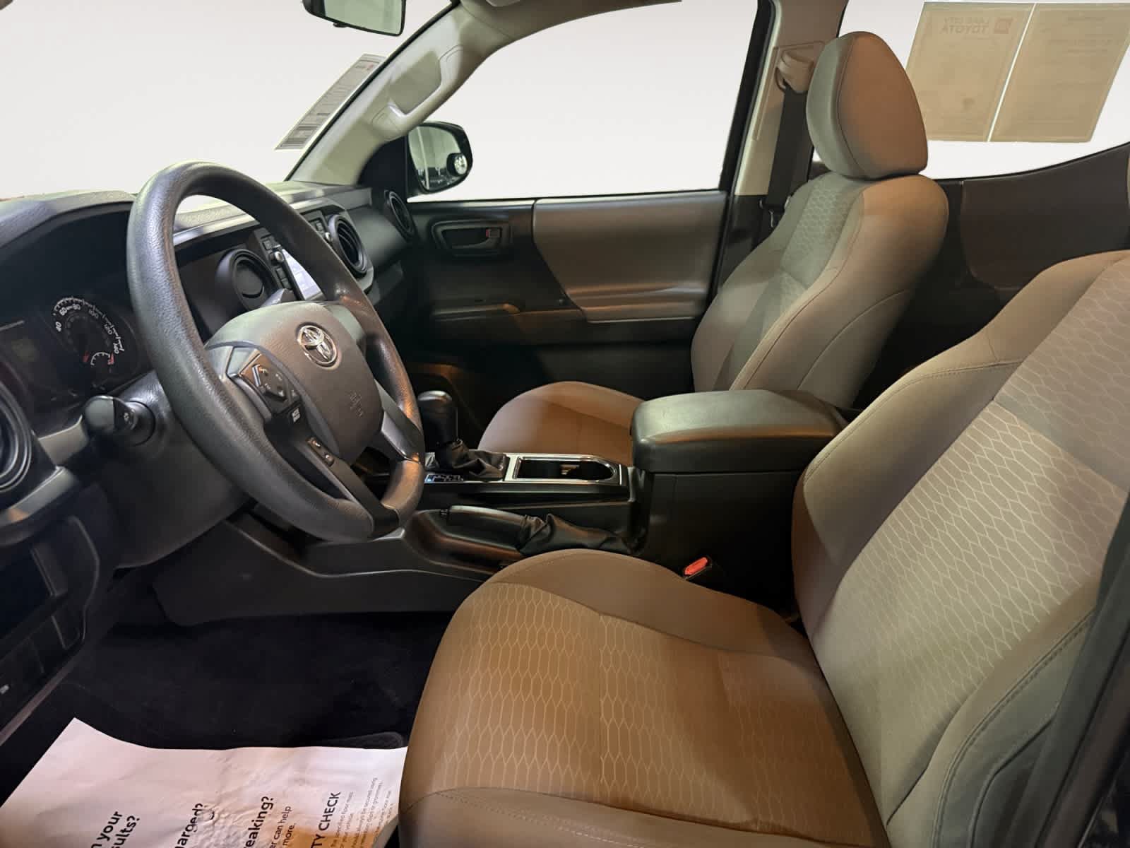 Used 2016 Toyota Tacoma SR RWD image 15