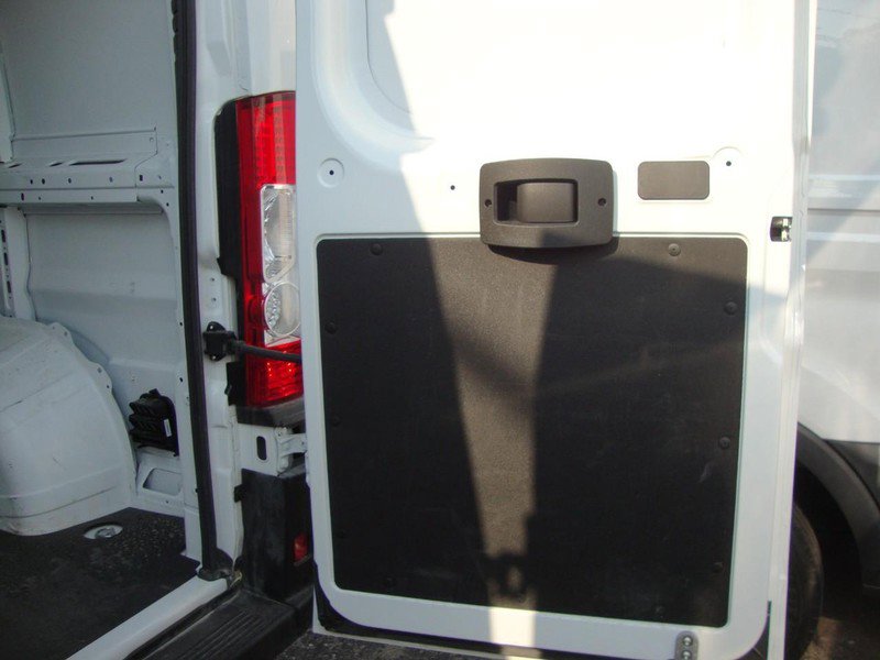 Used 2025 RAM ProMaster 2500 w/ Convenience Group image 13