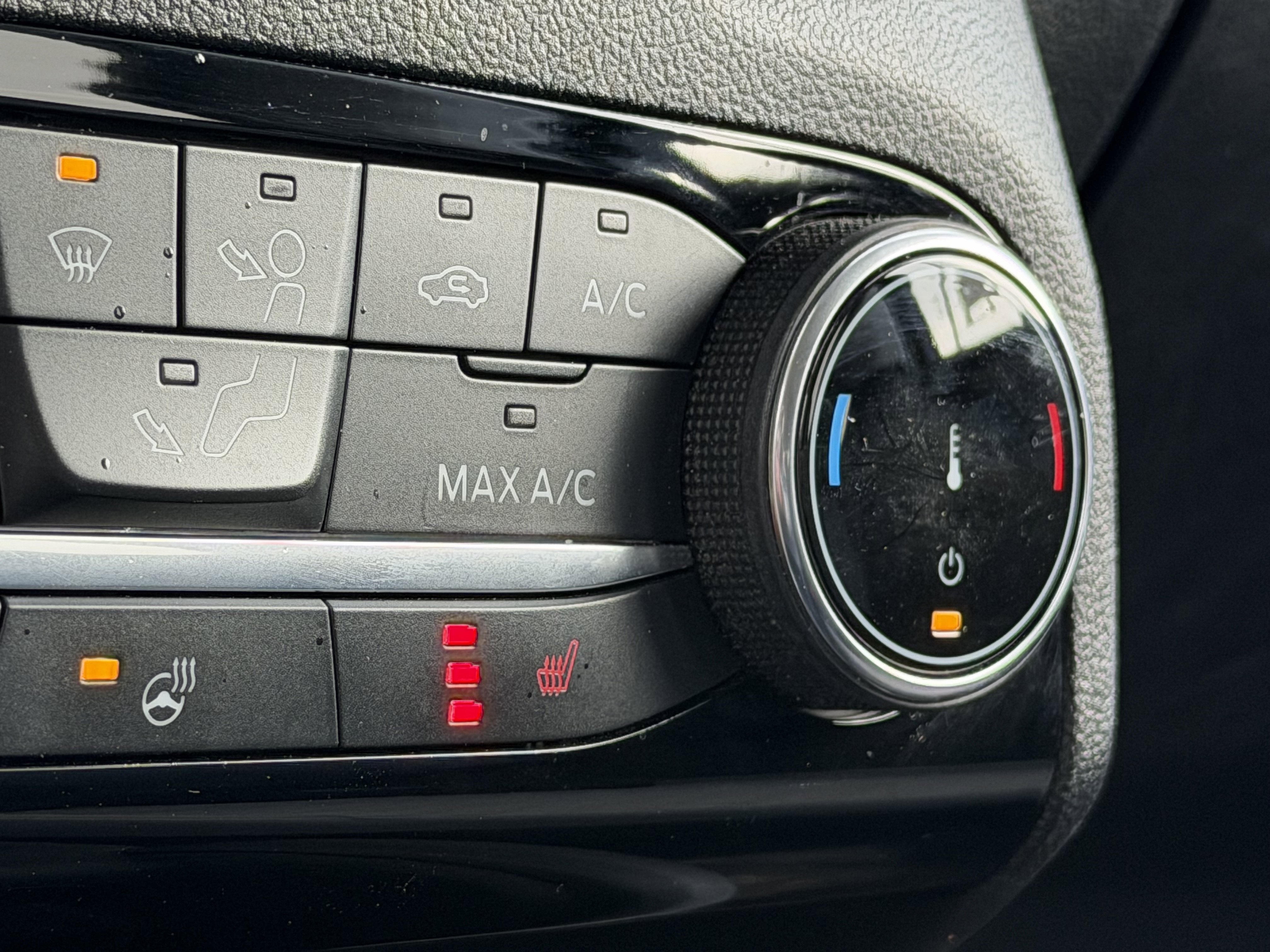 Used 2022 Ford Escape SE w/ Cold Weather Package image 3