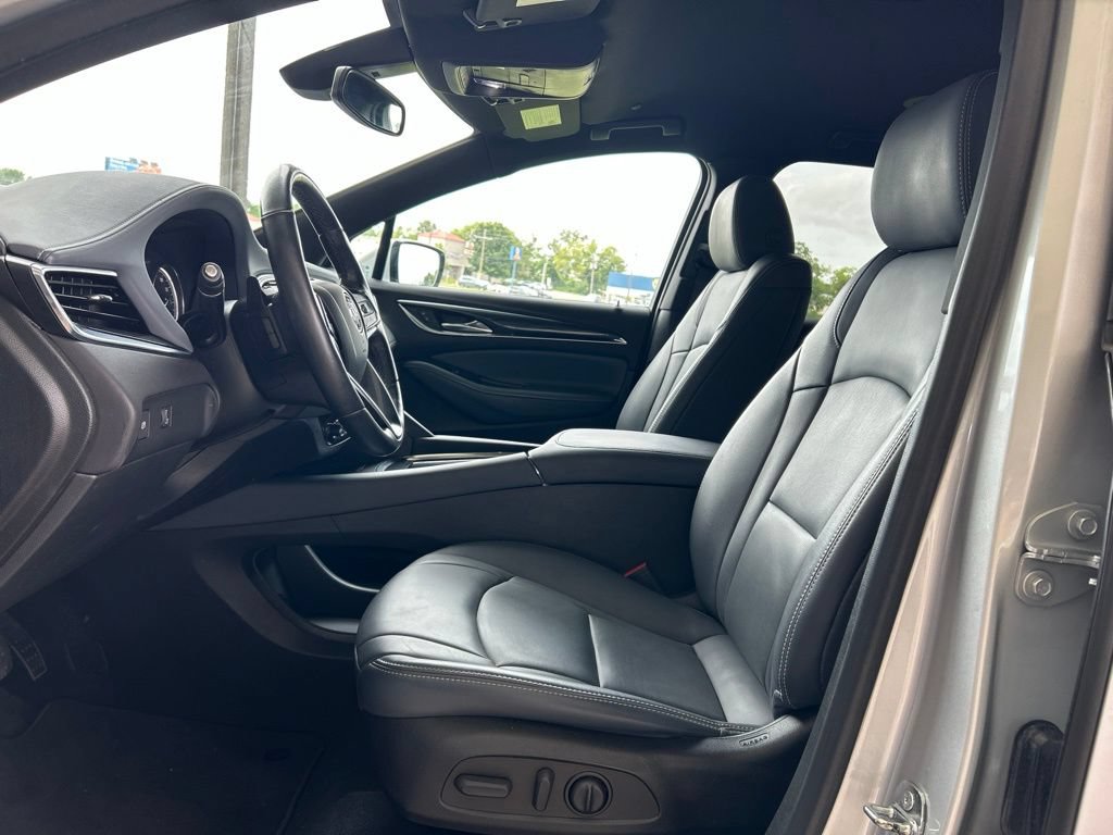 Used 2022 Buick Enclave Essence w/ Sport Touring Edition FWD image 8