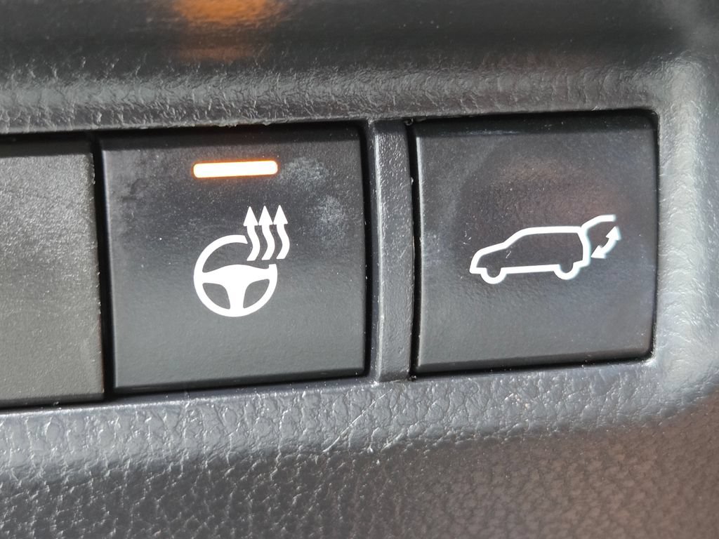 Used 2019 Toyota RAV4 XLE Premium w/ Cold Weather Package AWD/4WD image 6