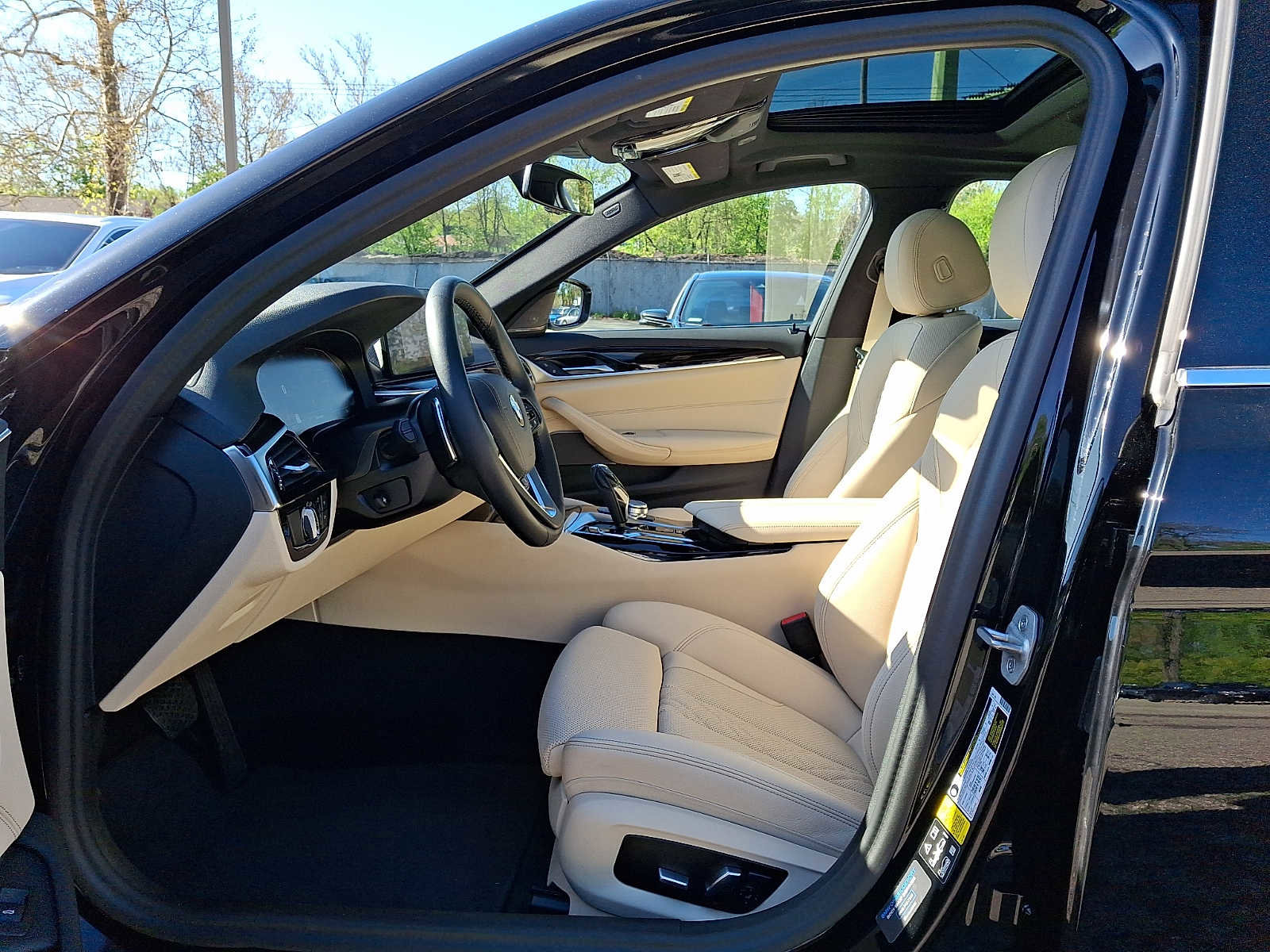 Certified 2023 BMW 530i xDrive w/ Premium Package AWD/4WD image 14