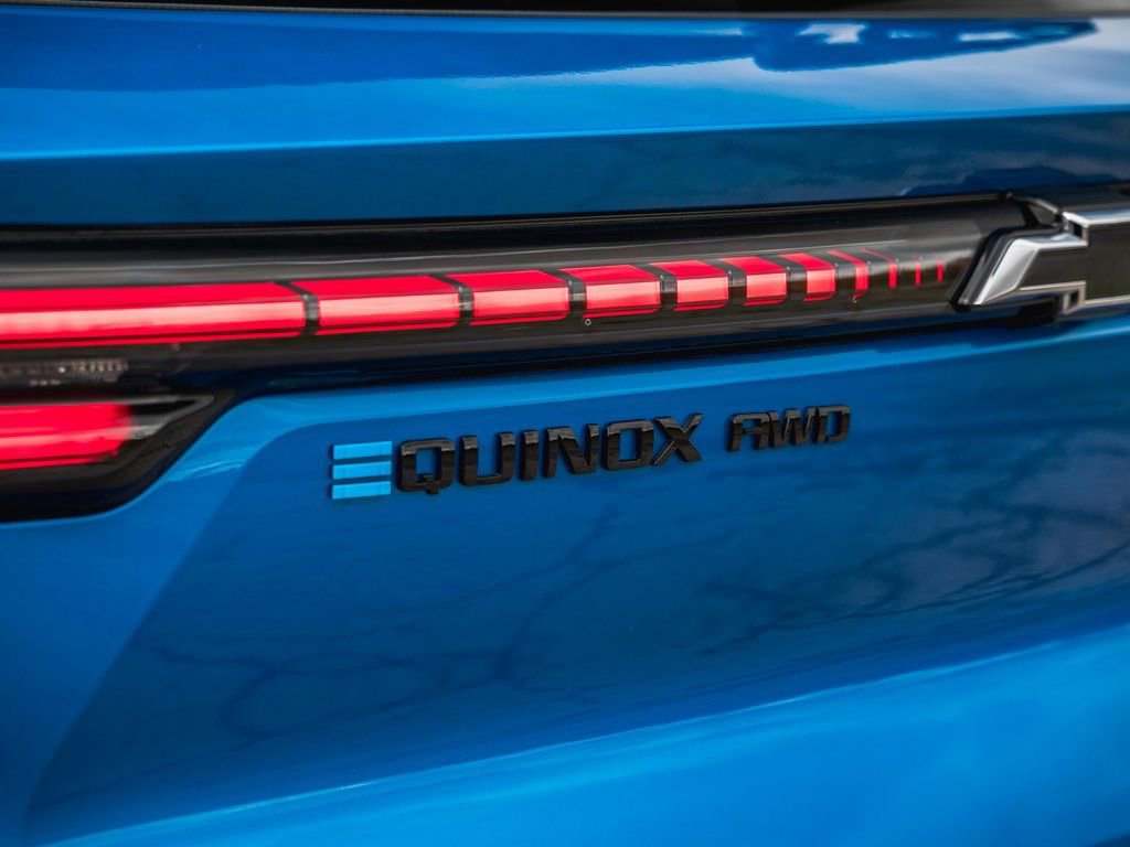 New 2025 Chevrolet Equinox EV RS image 15